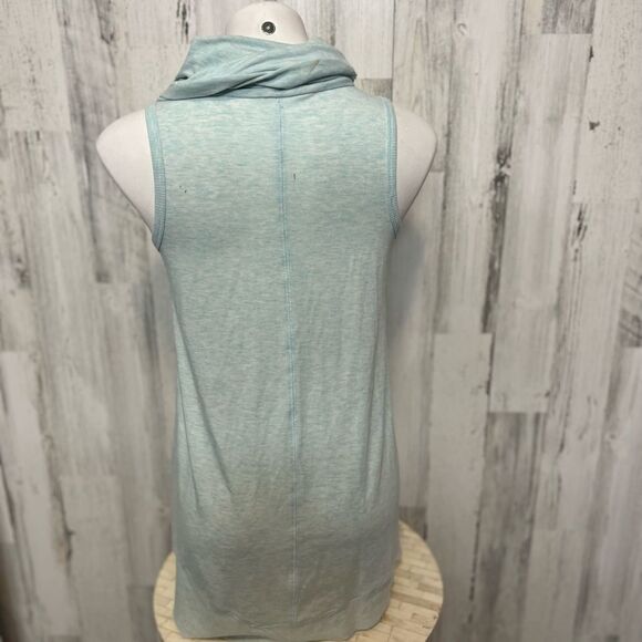 Blue top - Picture 3 of 5